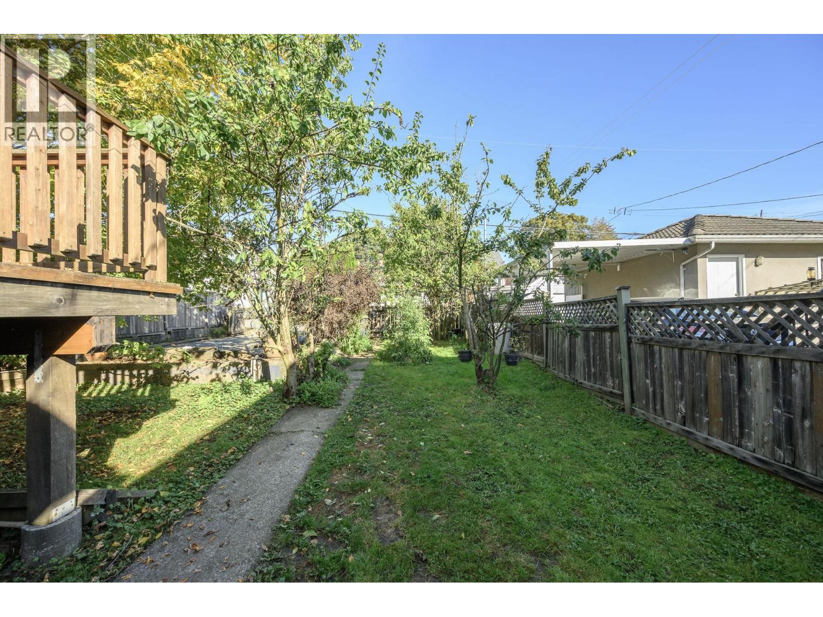 2633 VENABLES STREET, Vancouver