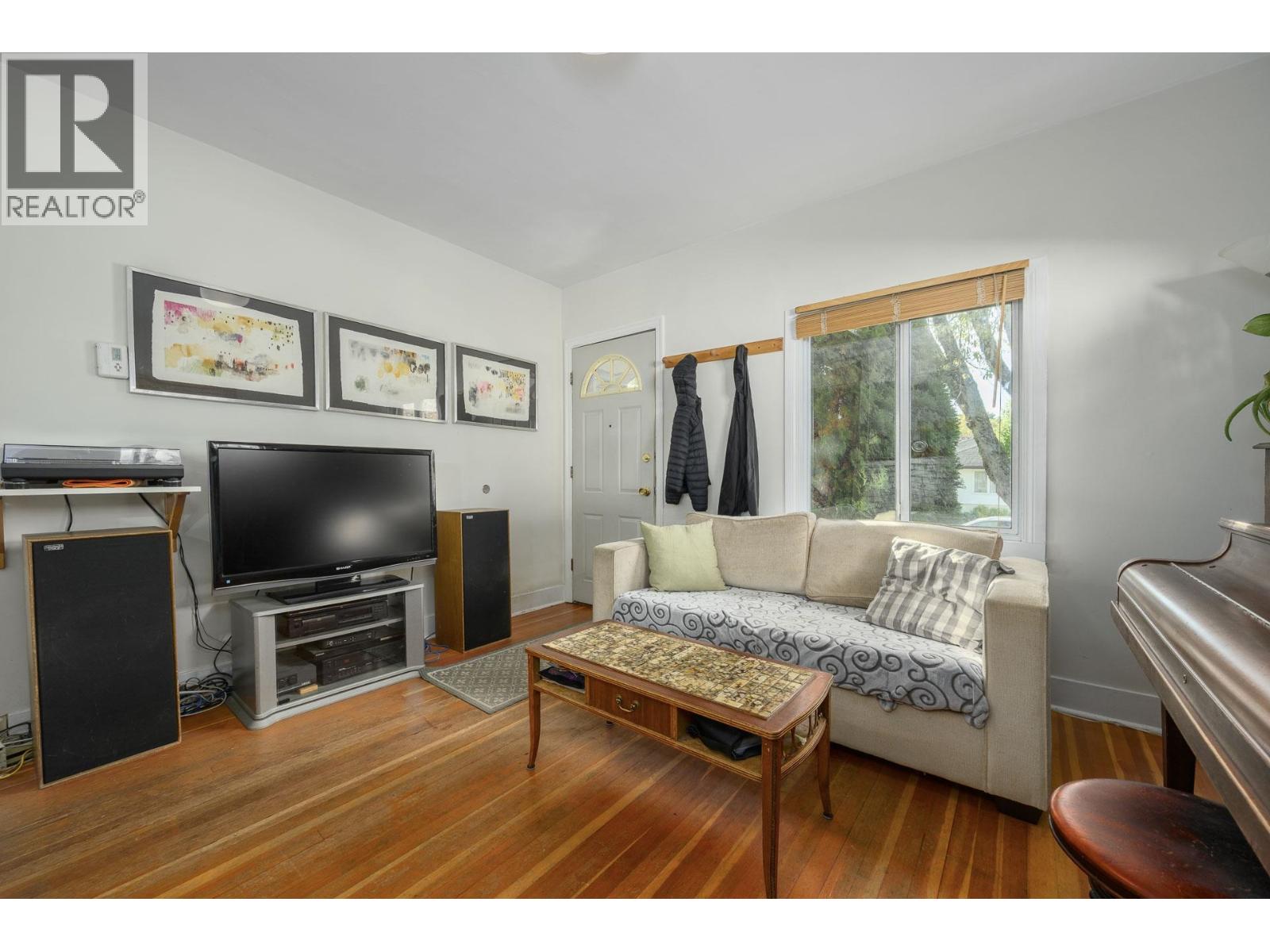 2633 VENABLES STREET, Vancouver