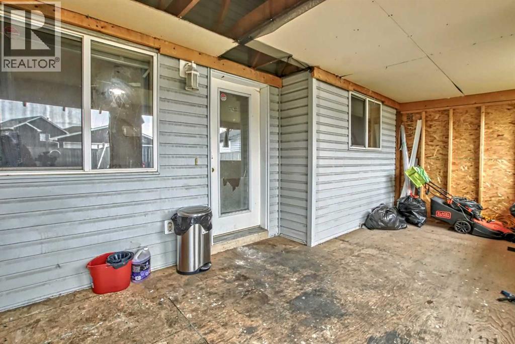 Single Family House for Sale in  Taracove Estate Drive NE Taradale Calgary 