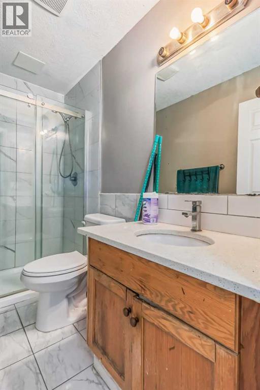 Single Family House for Sale in  Taracove Estate Drive NE Taradale Calgary 