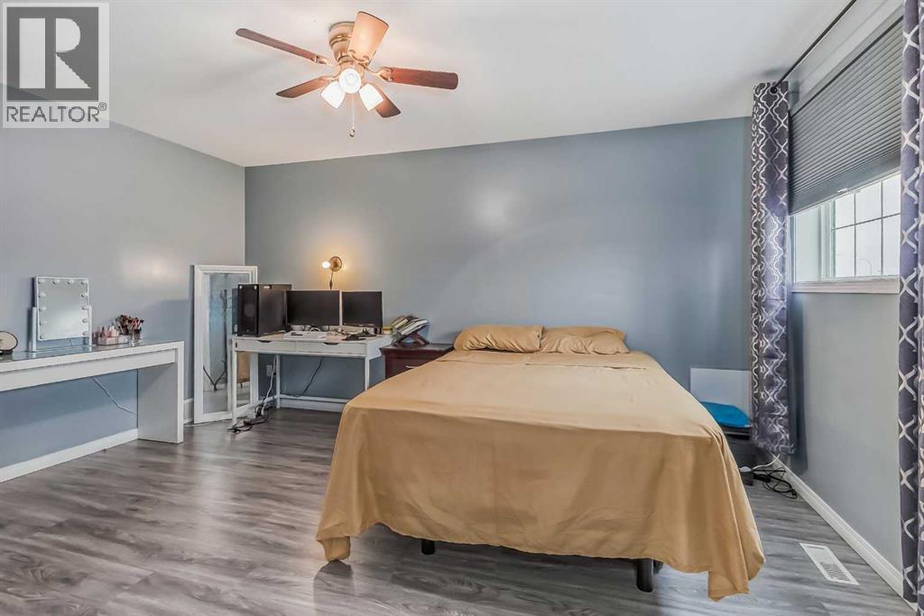 Single Family House for Sale in  Taracove Estate Drive NE Taradale Calgary 