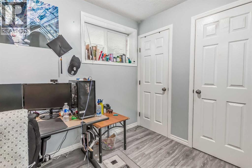 Single Family House for Sale in  Taracove Estate Drive NE Taradale Calgary 