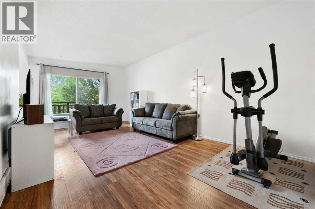 Single Family House Bi-level for Sale in   Avenue NW Dalhousie Calgary 