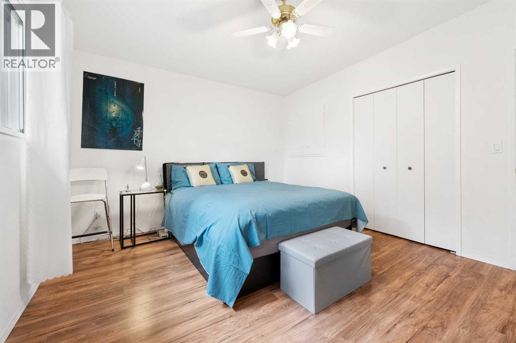 Single Family House Bi-level for Sale in   Avenue NW Dalhousie Calgary 