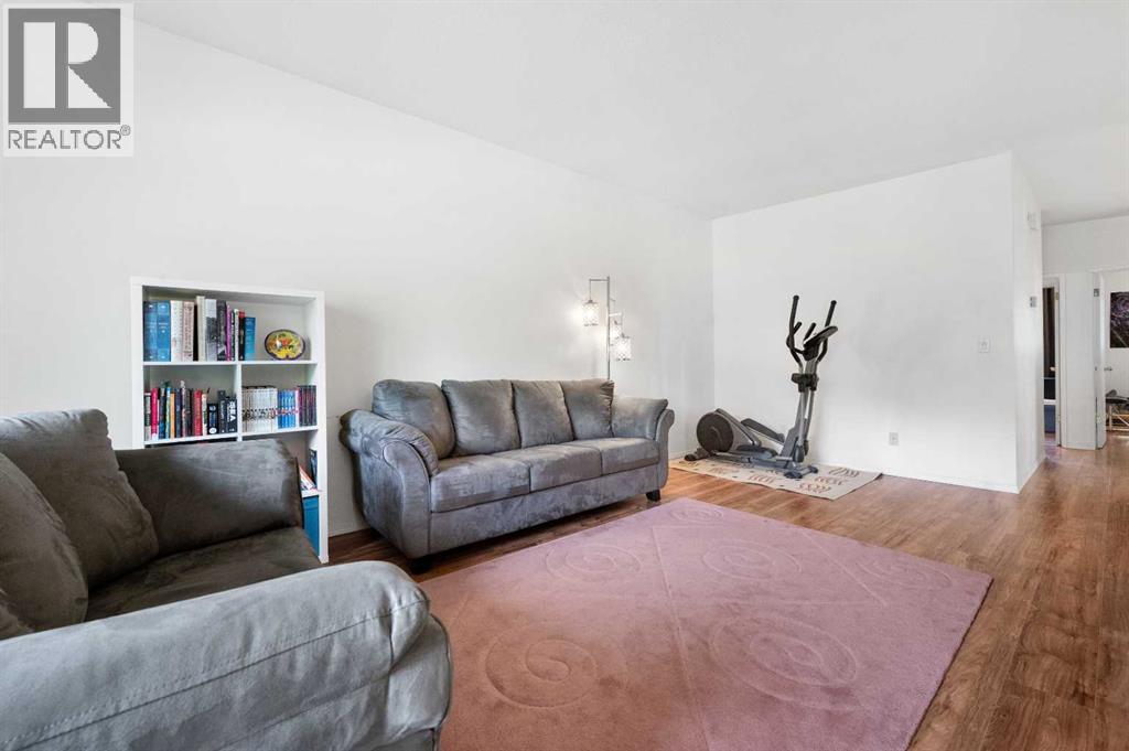 Single Family House Bi-level for Sale in   Avenue NW Dalhousie Calgary 