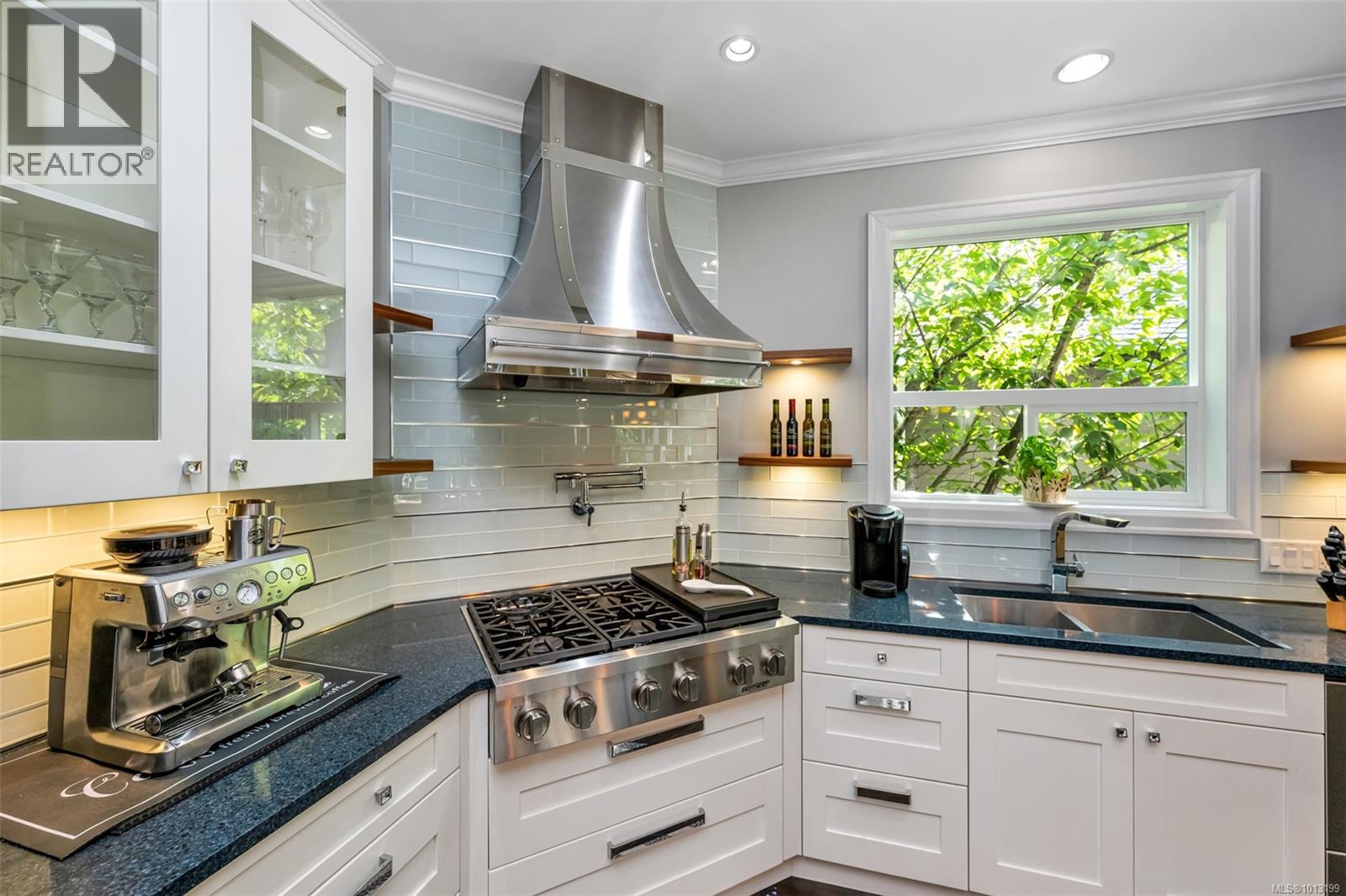 2180 Harrow Gate, Langford