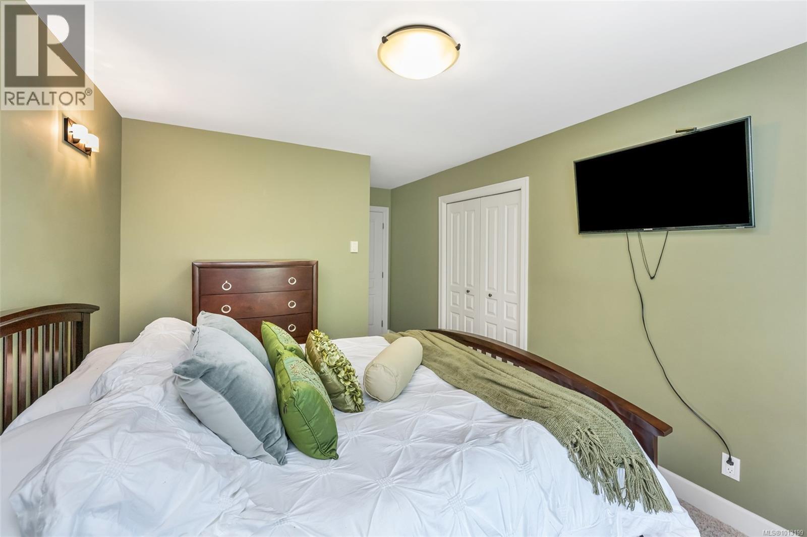 2180 Harrow Gate, Langford