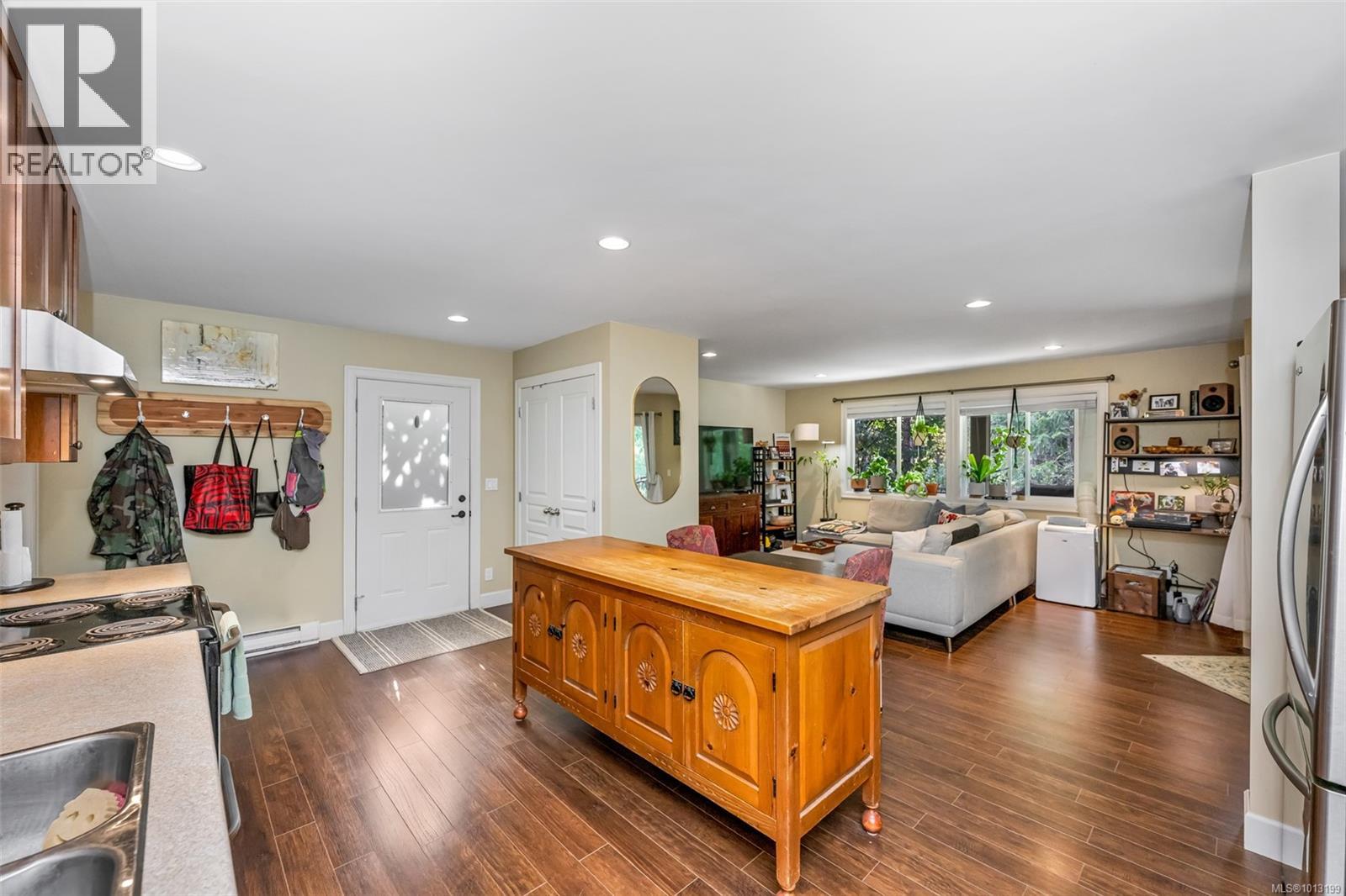 2180 Harrow Gate, Langford