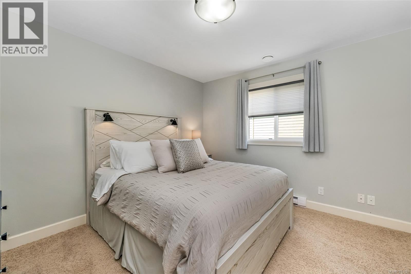 2180 Harrow Gate, Langford