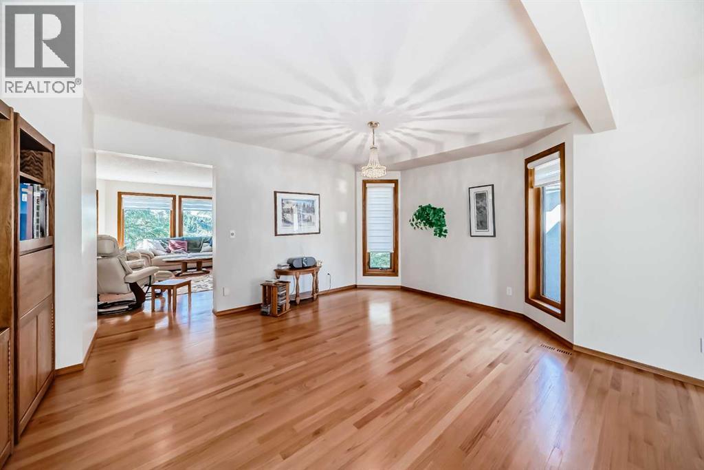 Single Family House for Sale in  Scenic Ridge Place NW Scenic Acres Calgary 