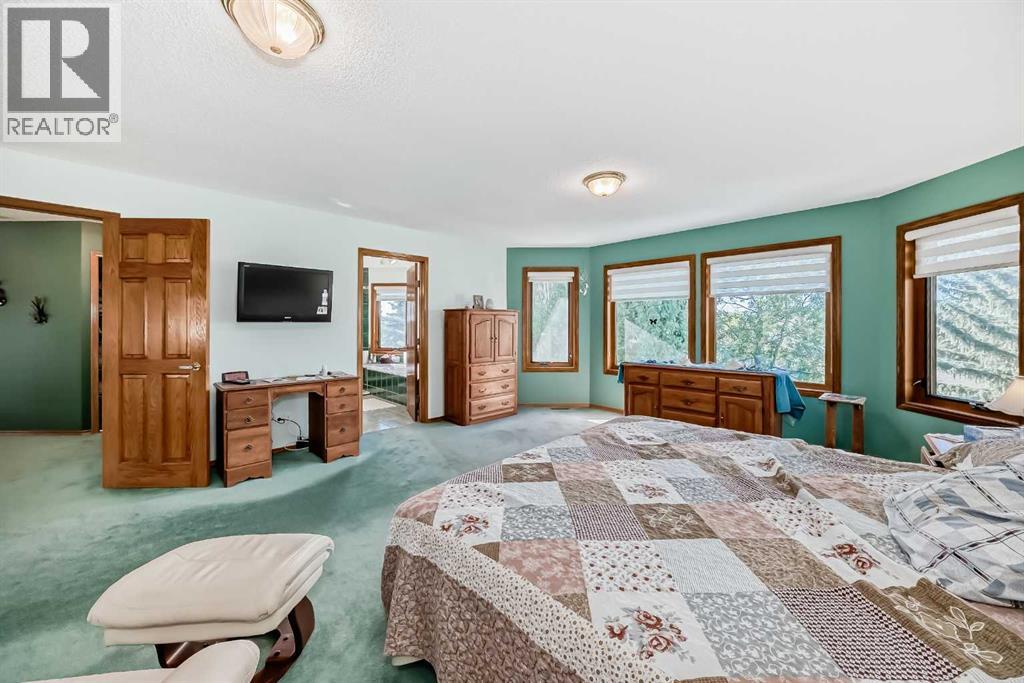 Single Family House for Sale in  Scenic Ridge Place NW Scenic Acres Calgary 