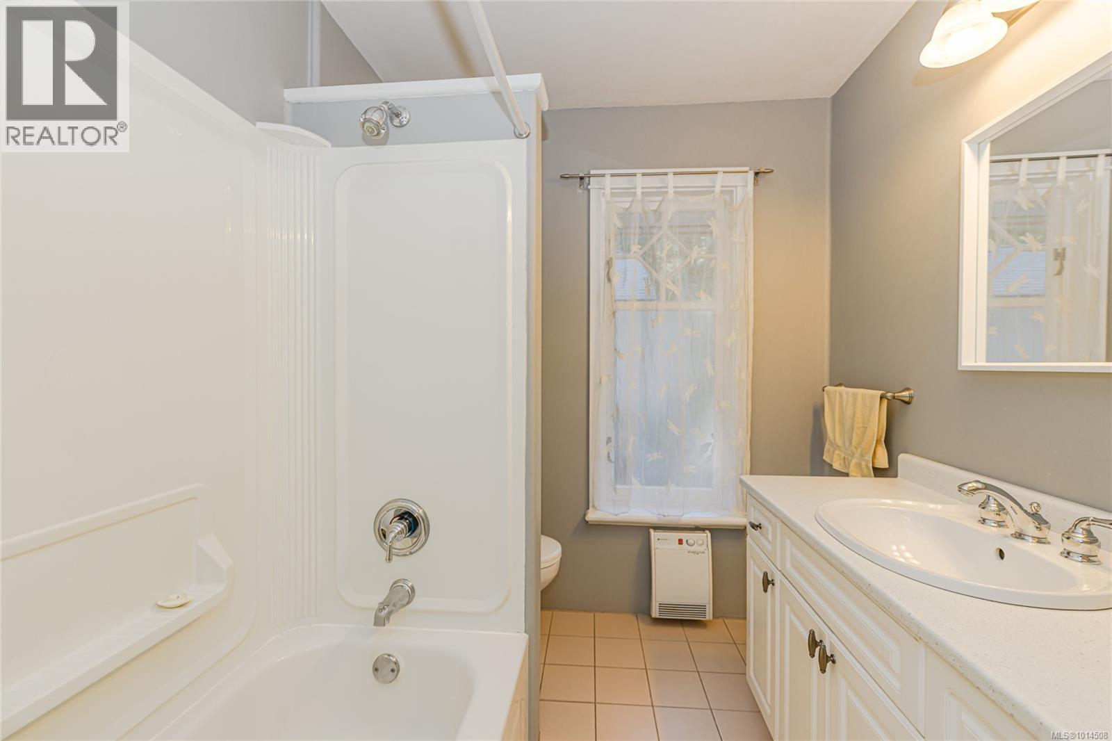  198 Saltspring Way, Salt Spring