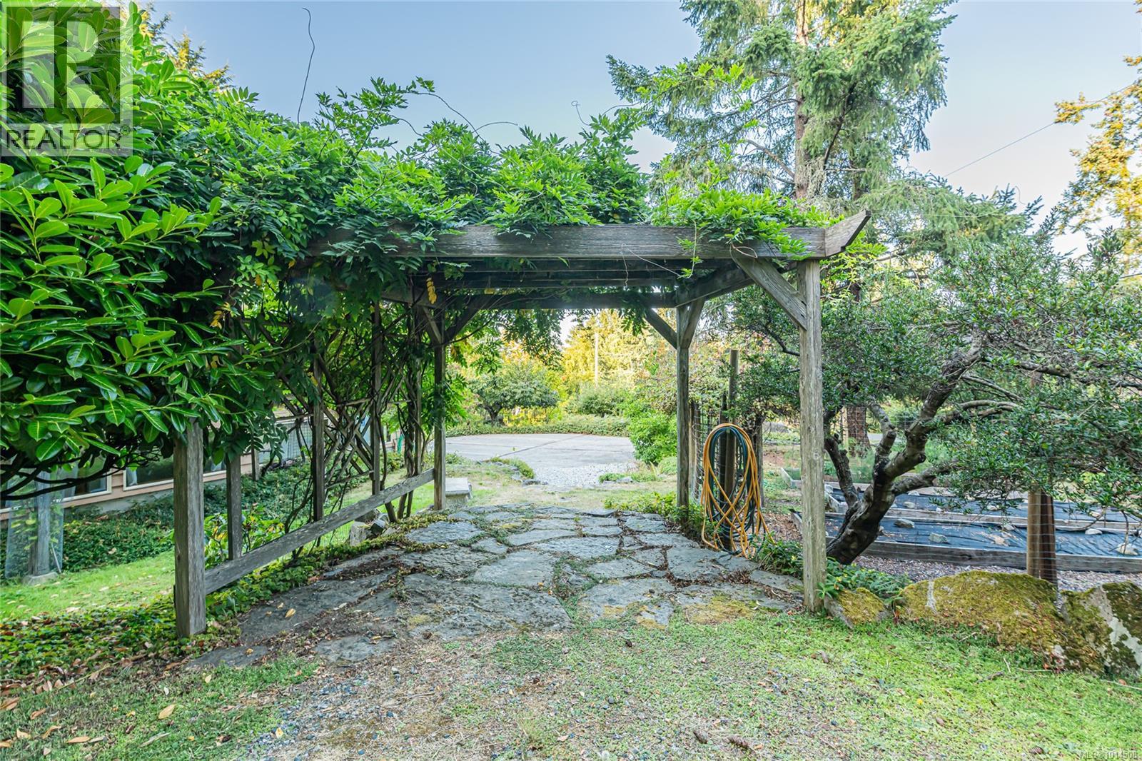  198 Saltspring Way, Salt Spring