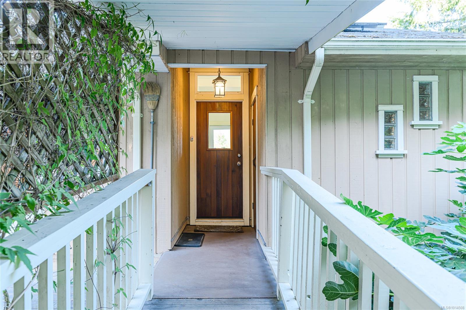  198 Saltspring Way, Salt Spring
