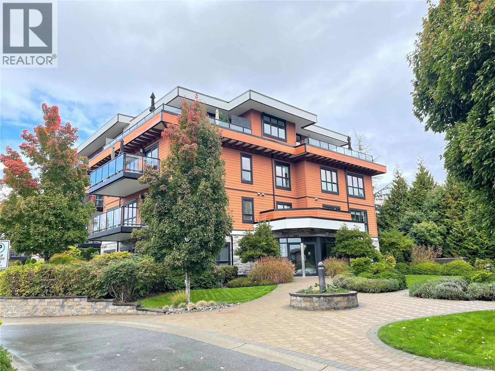 405 740 TRAVINO Lane, Saanich