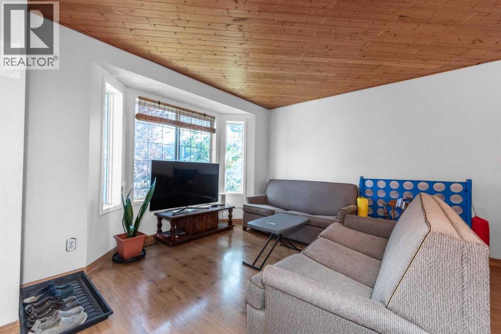 Single Family House for Sale in  Martin Crossing Crescent NE Martindale Calgary 