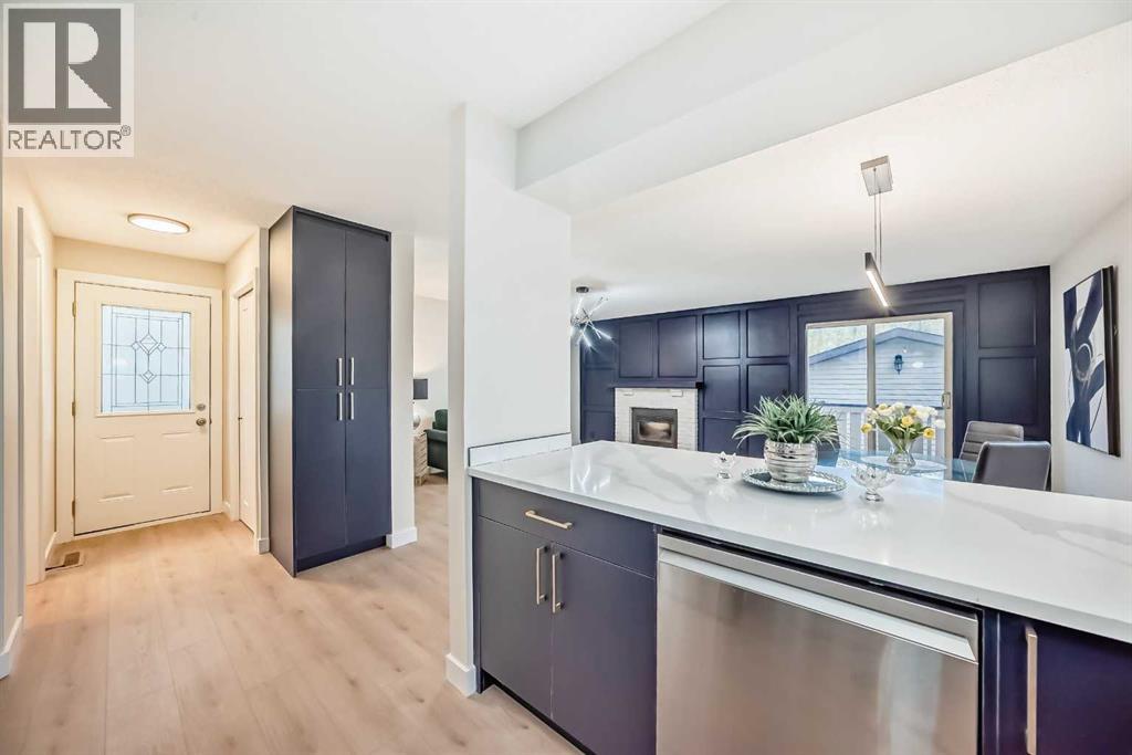 Single Family House for Sale in  Shawnessy Drive SW Shawnessy Calgary 
