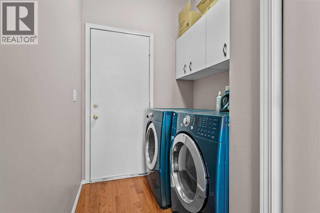 Single Family House for Sale in  California Boulevard NE Monterey Park Calgary 