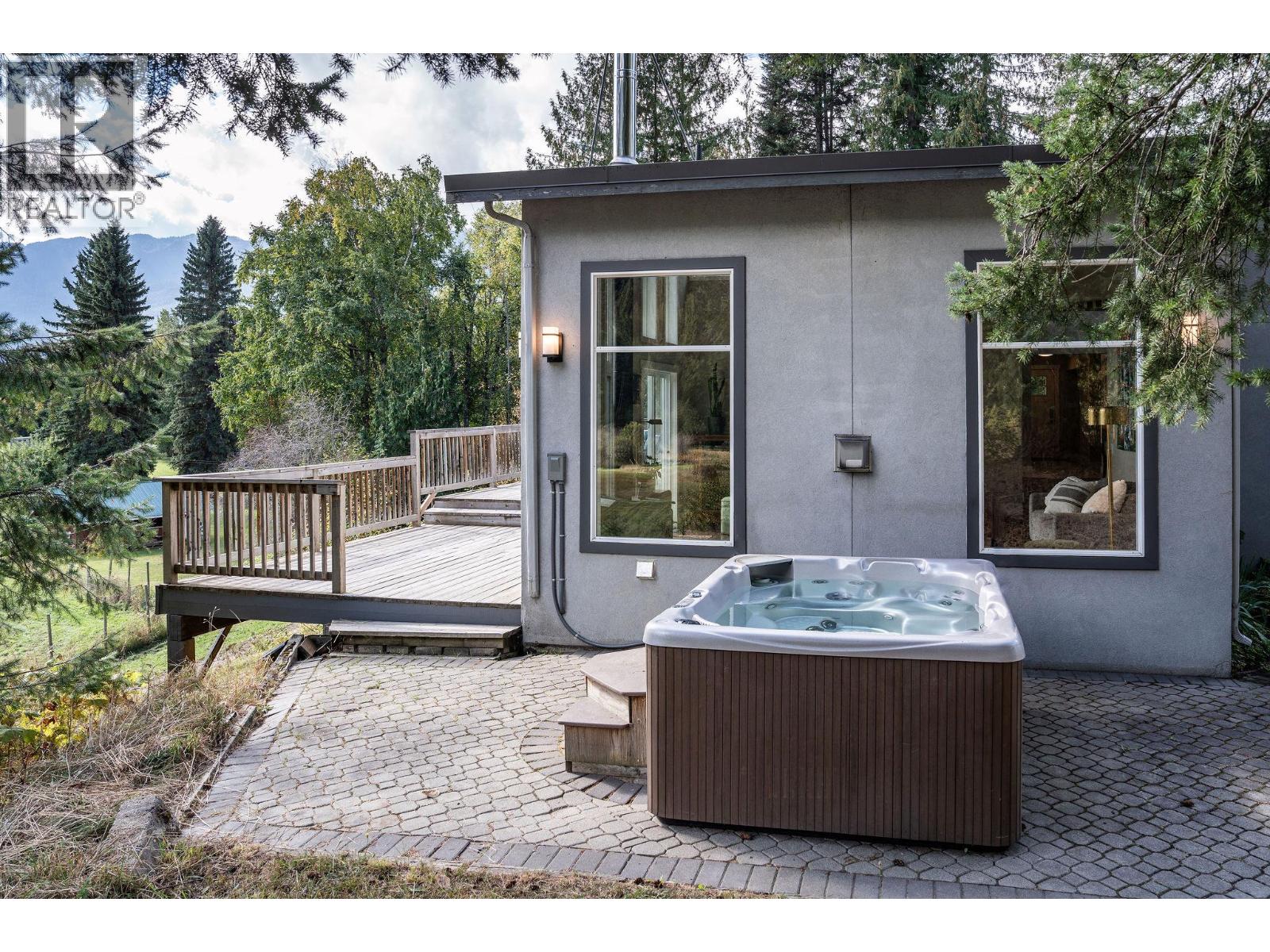 2626 Airport Way, Revelstoke