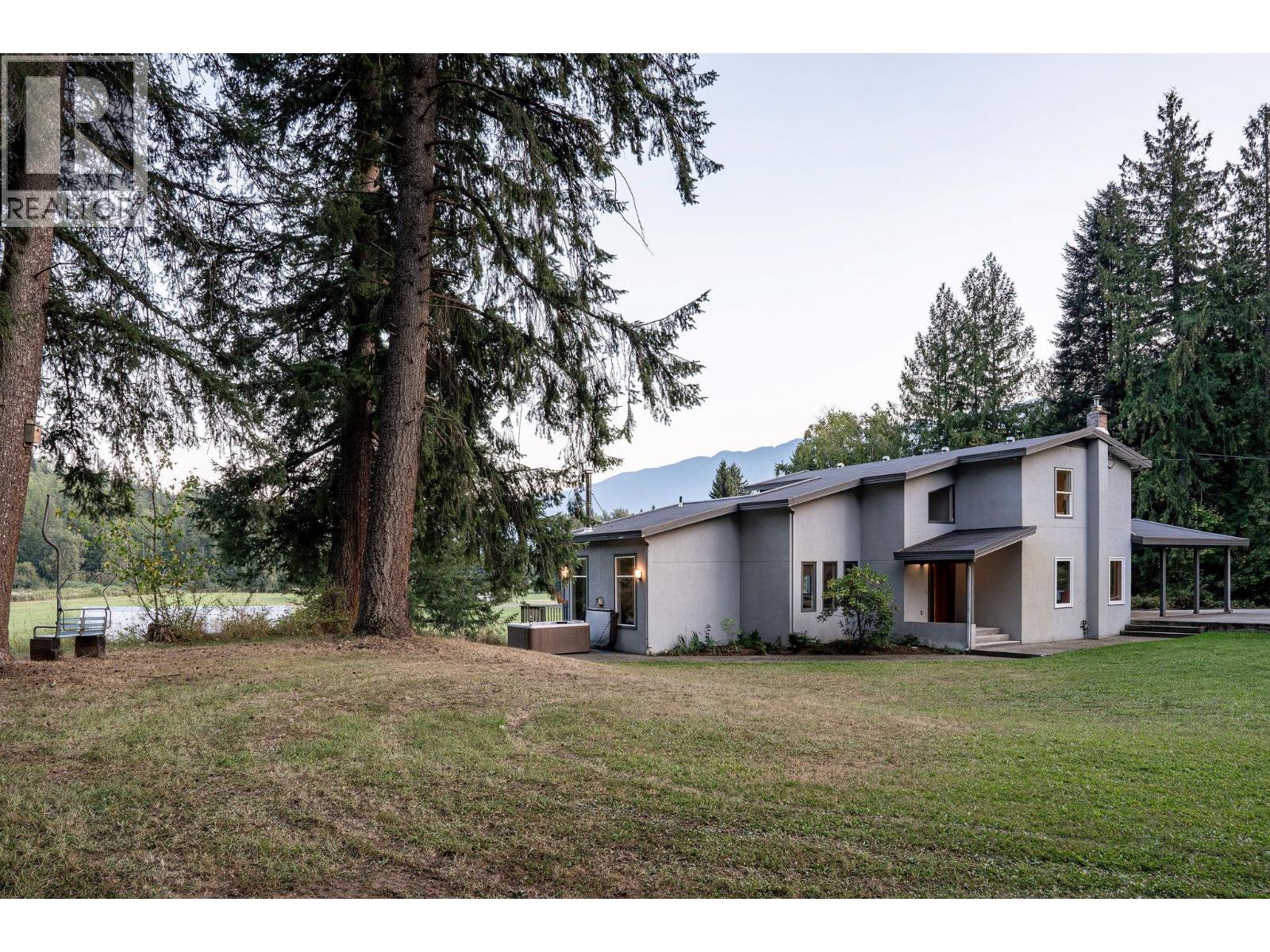 2626 Airport Way, Revelstoke