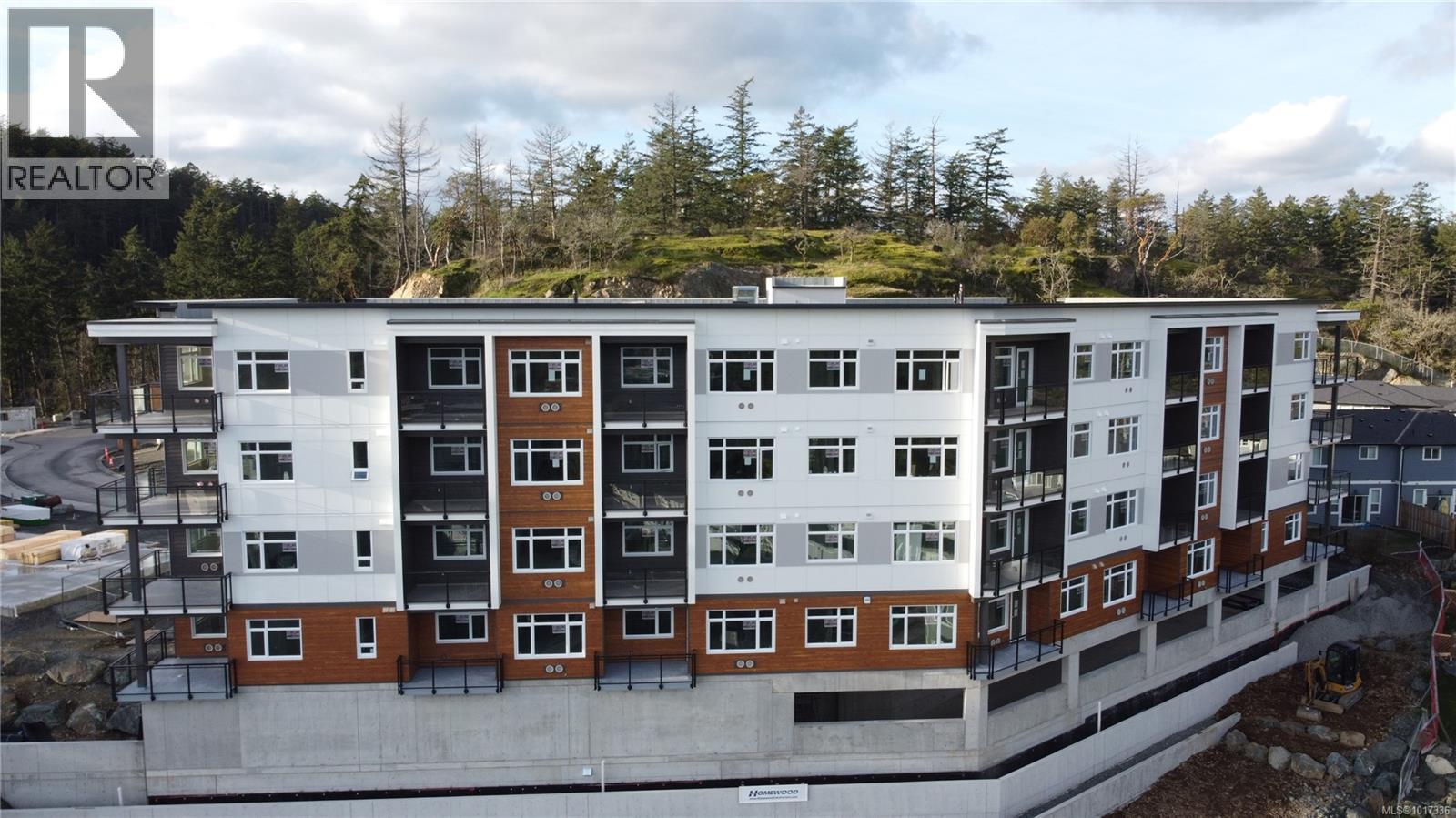 402 2000 West Park Lane, View Royal