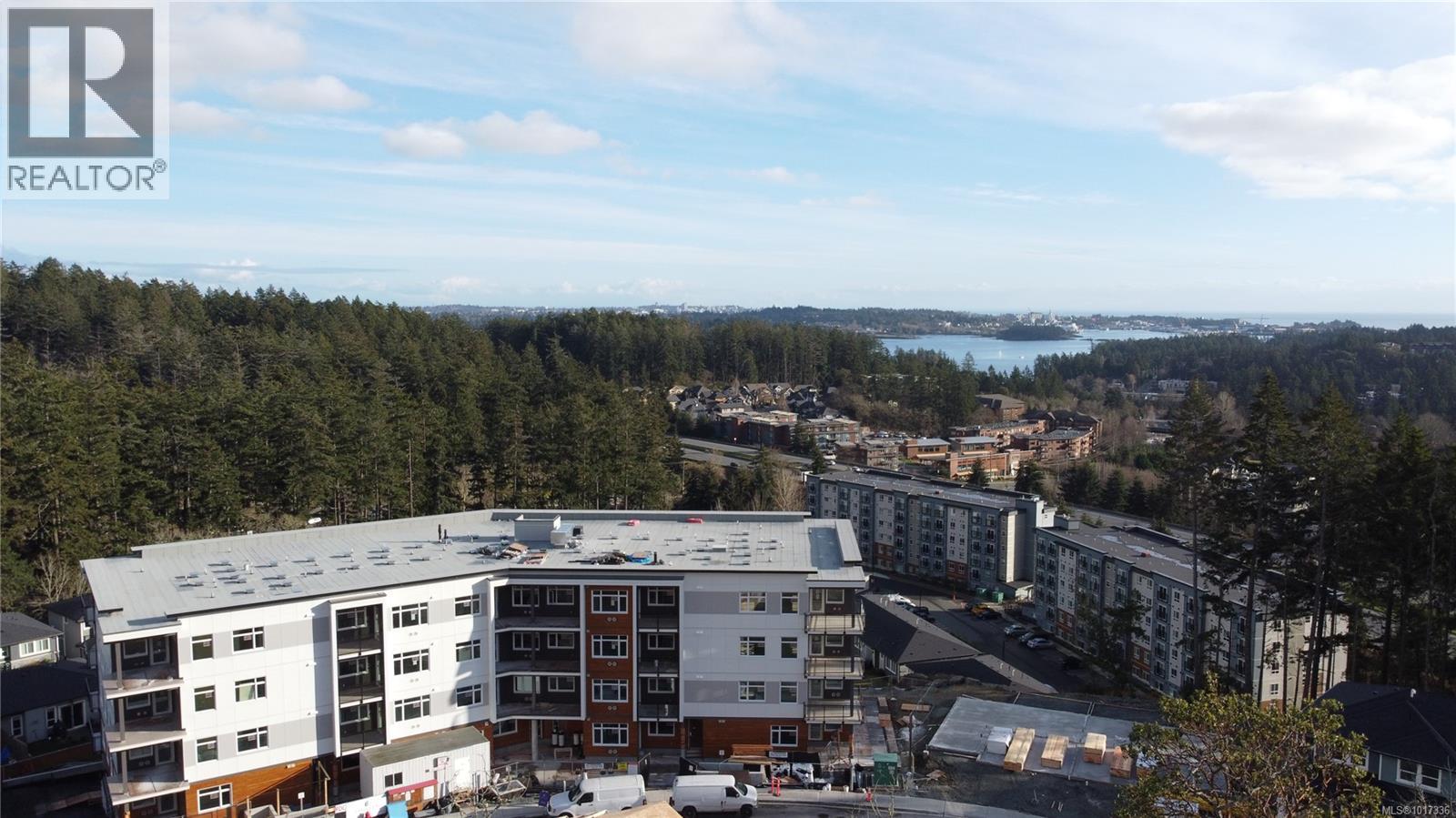 402 2000 West Park Lane, View Royal