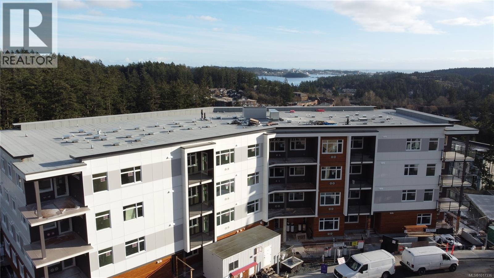 402 2000 West Park Lane, View Royal