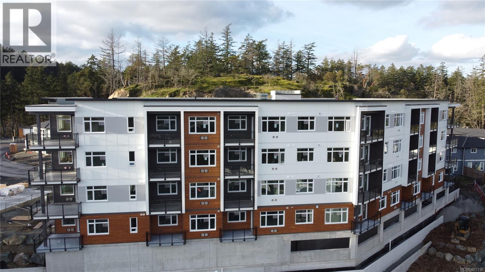 402 2000 West Park Lane, View Royal