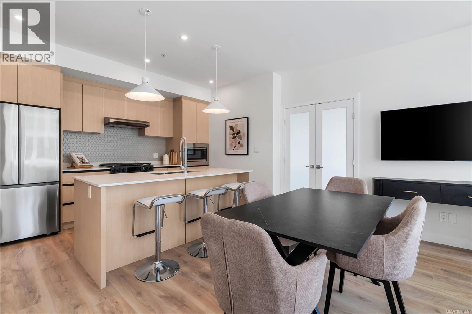 401 2000 West Park Lane, View Royal