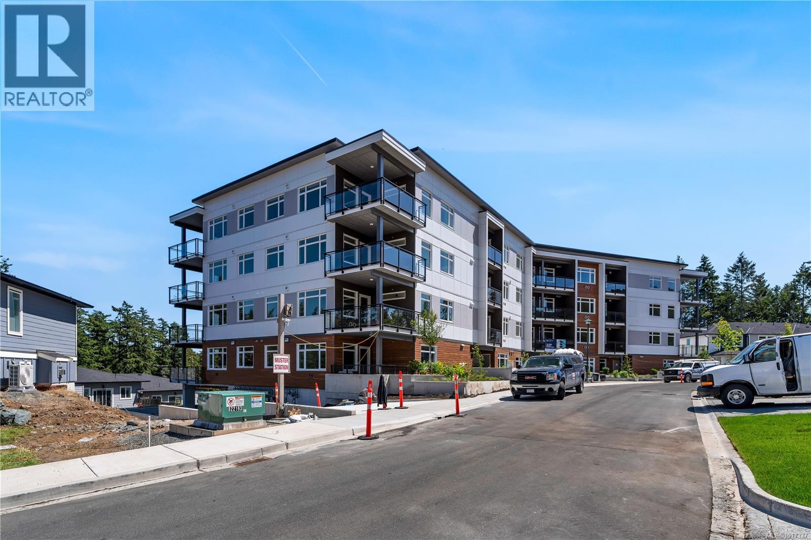401 2000 West Park Lane, View Royal