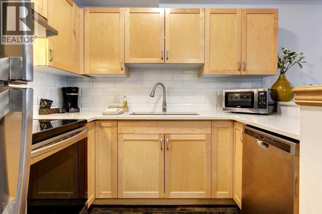 204, 1151 Sidney Street - Photo 4 of 31, Canmore, Alberta