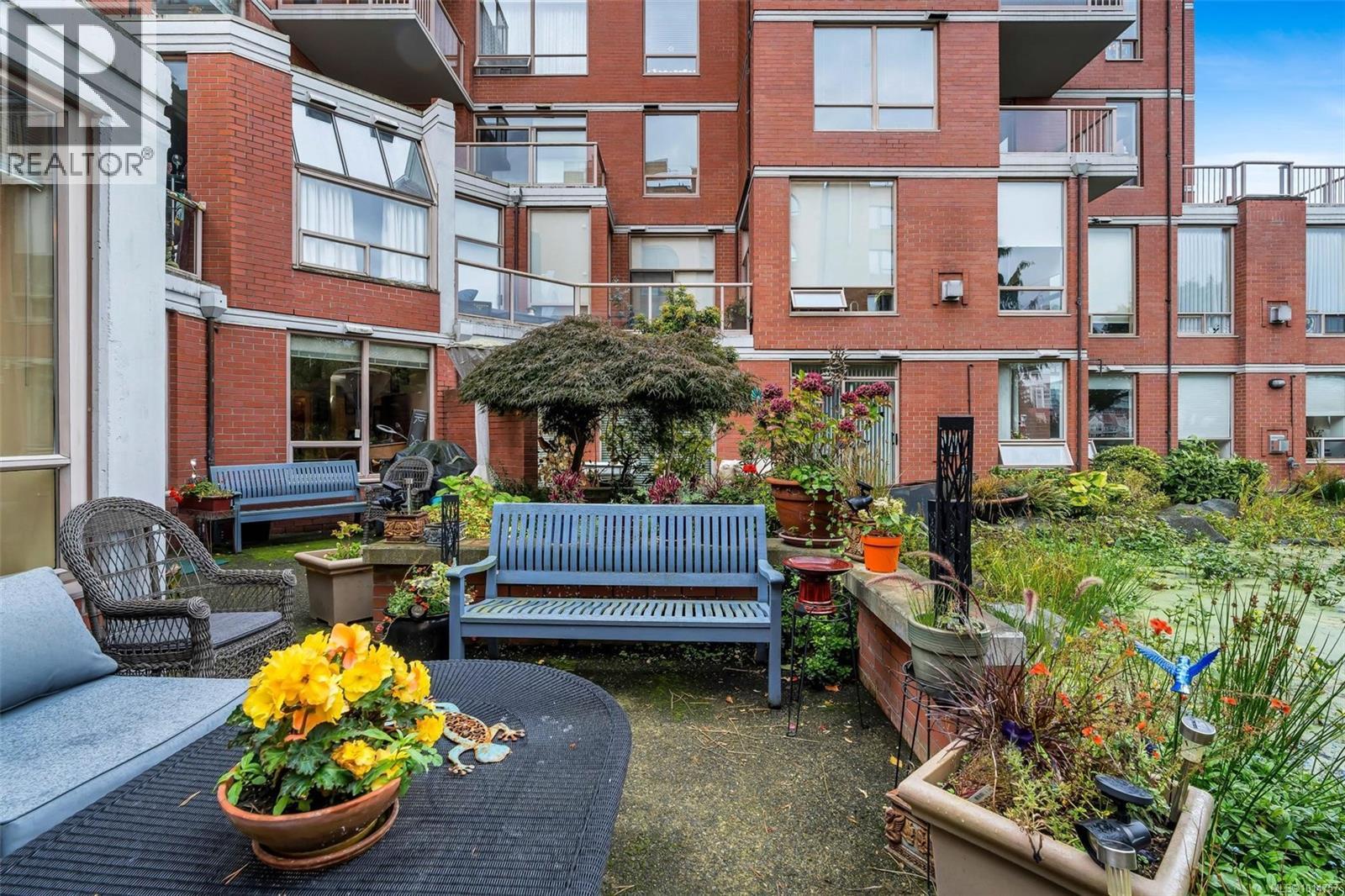 105 636 Montreal Street, Victoria