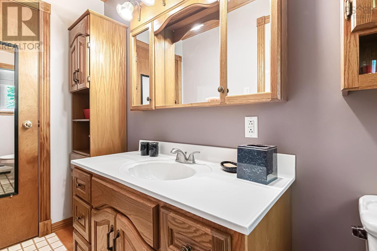 Property 17 of 48 of 1230 Veterans Memorial Highway