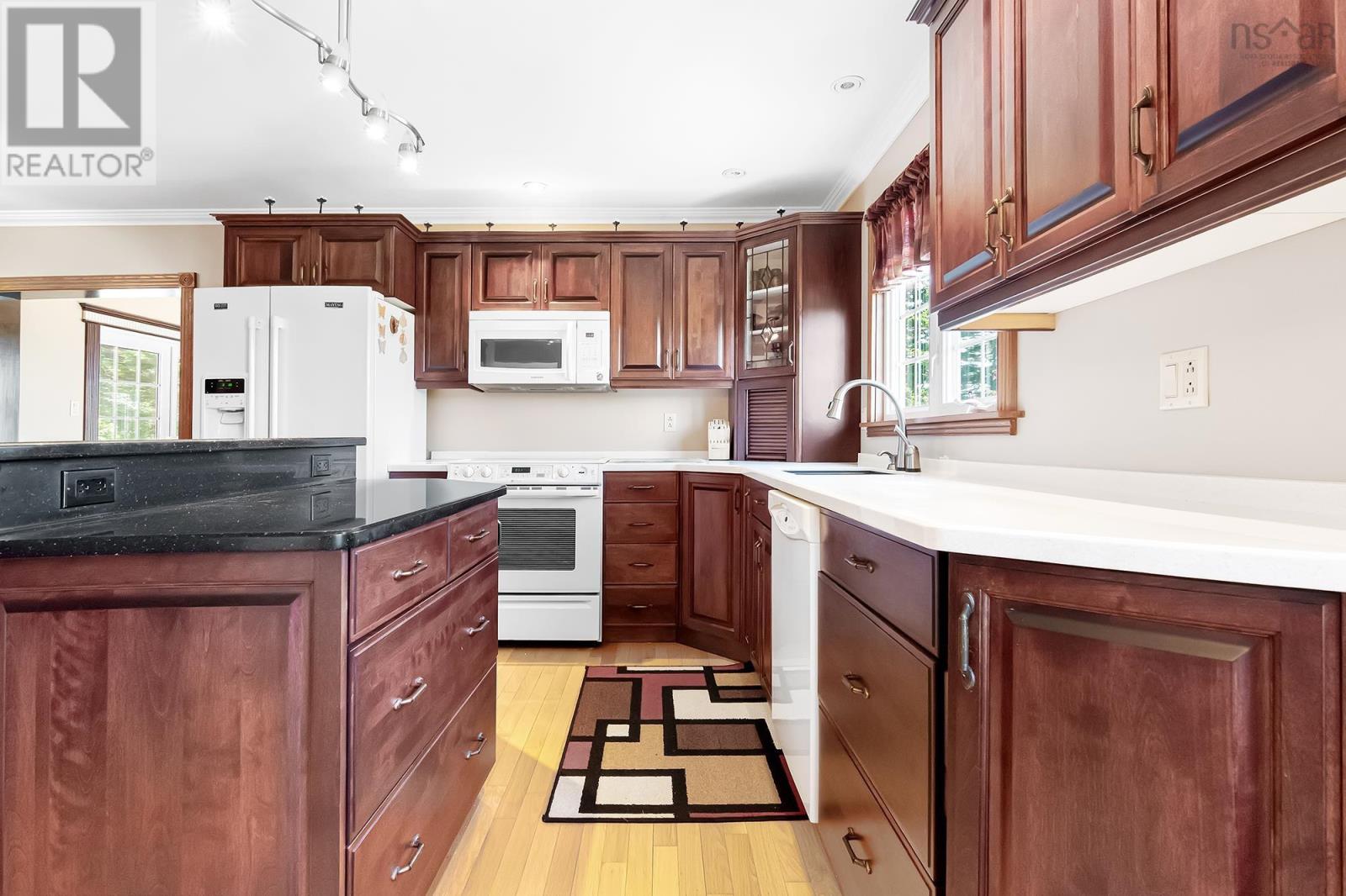 Property 4 of 48 of 1230 Veterans Memorial Highway