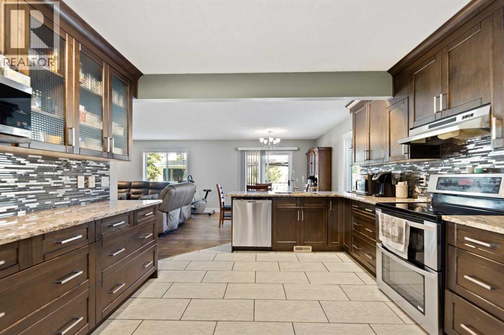 Single Family House for Sale in  Coral Springs Close NE Coral Springs Calgary 