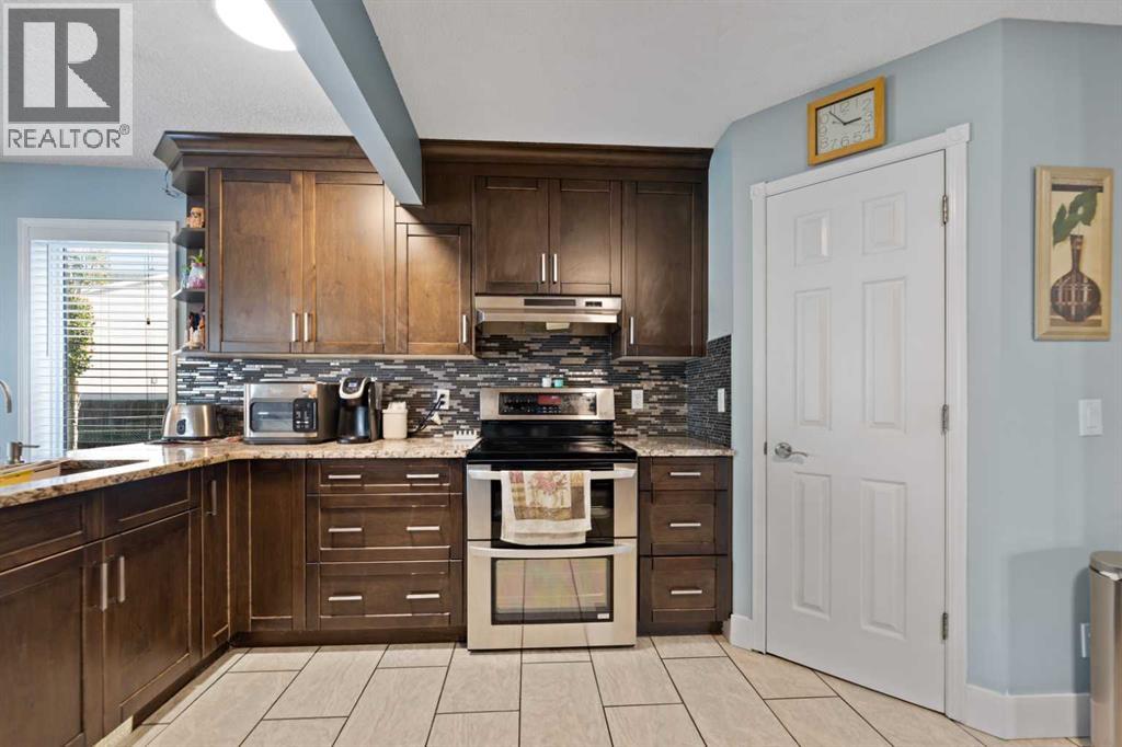Single Family House for Sale in  Coral Springs Close NE Coral Springs Calgary 
