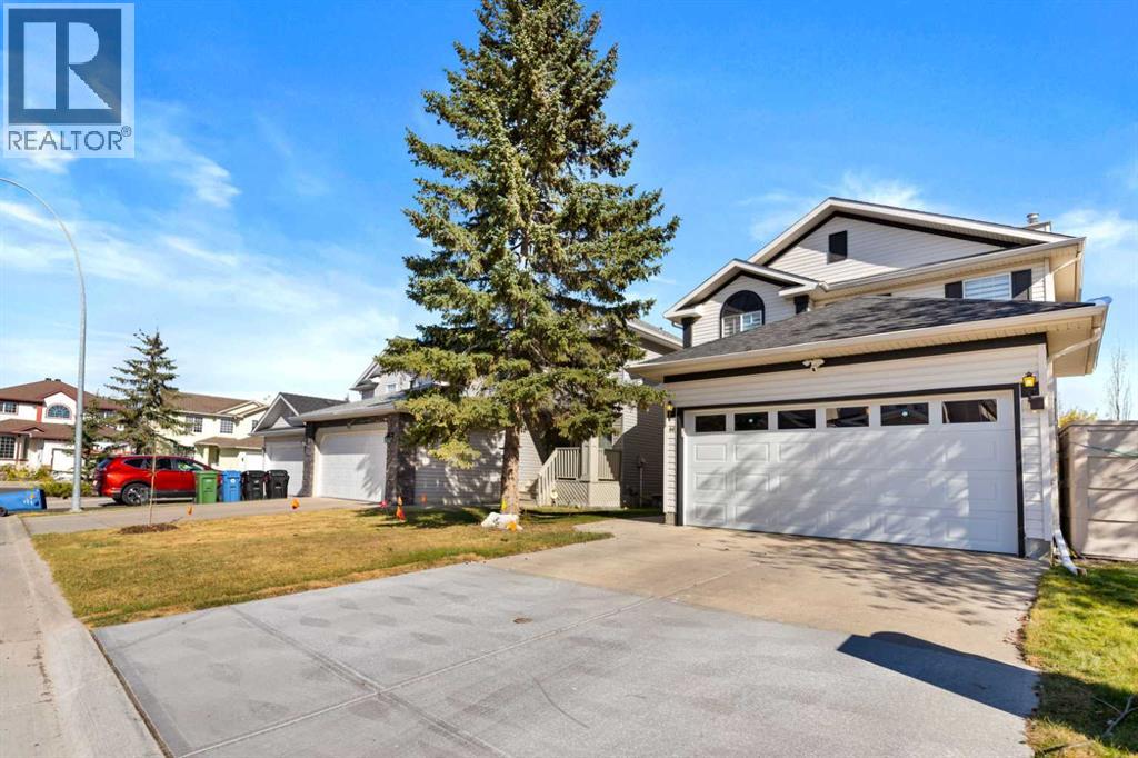 Single Family House for Sale in  Coral Springs Close NE Coral Springs Calgary 