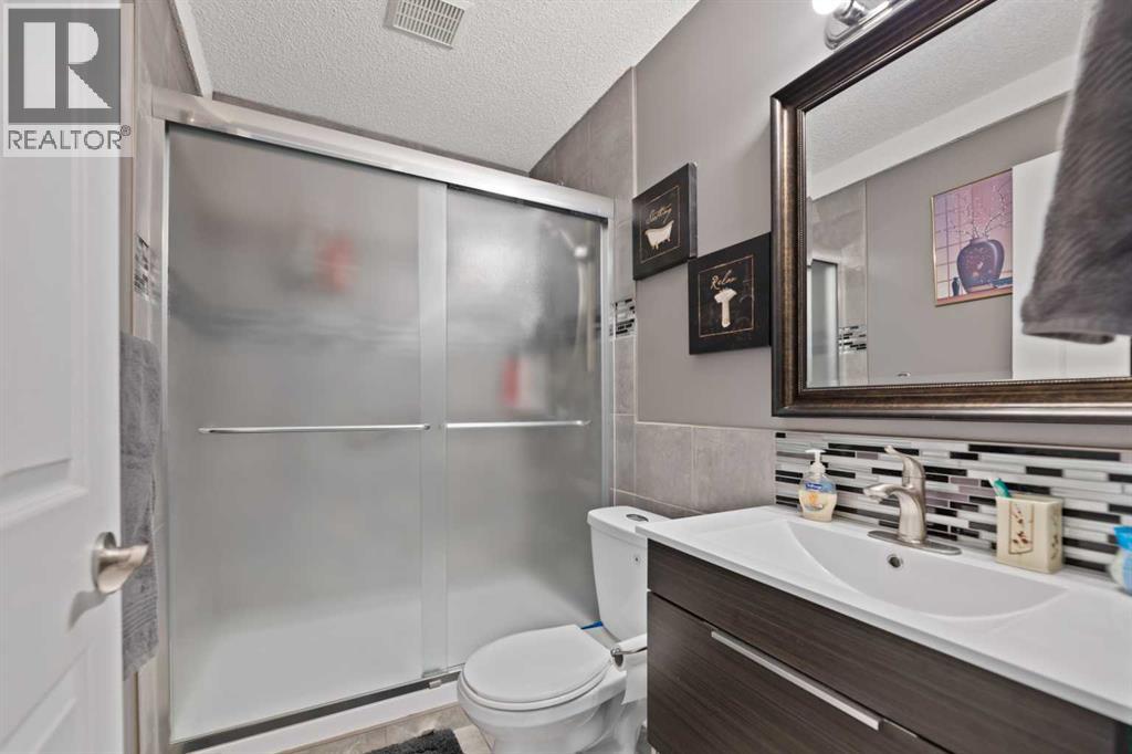 Single Family House for Sale in  Coral Springs Close NE Coral Springs Calgary 