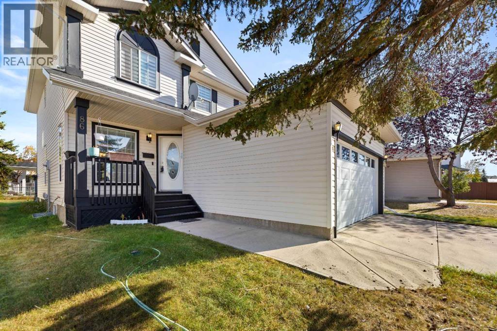 Single Family House for Sale in  Coral Springs Close NE Coral Springs Calgary 