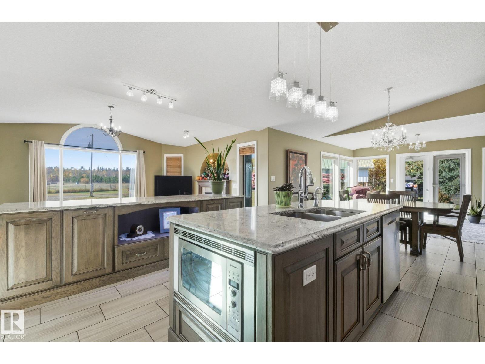 22516 TWP ROAD 572, Rural Sturgeon County