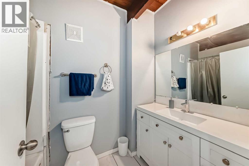 Single Family House Bi-level for Sale in   Avenue NW Bowness Calgary 