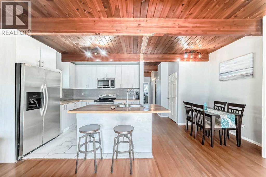 Single Family House Bi-level for Sale in   Avenue NW Bowness Calgary 