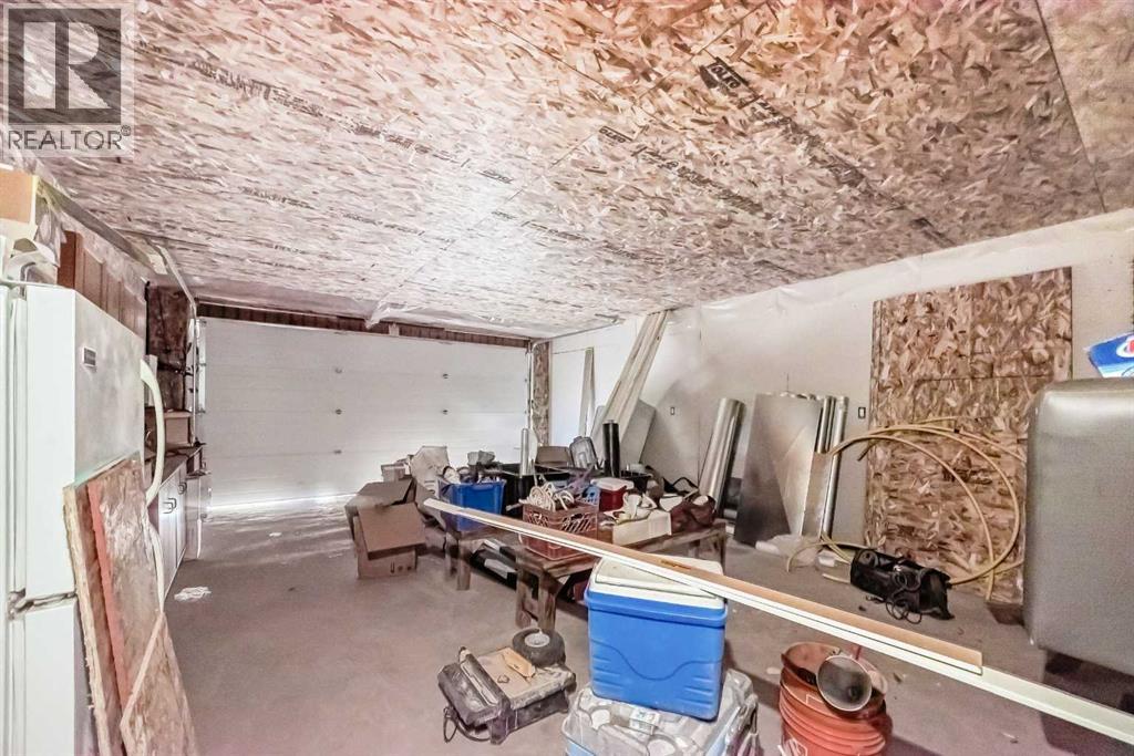 Single Family House Bi-level for Sale in   Avenue NW Bowness Calgary 