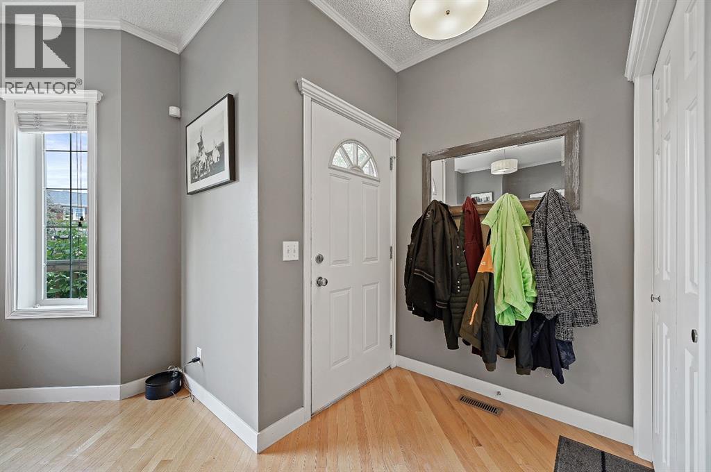 Single Family House for Sale in   Avenue SW Richmond Calgary 