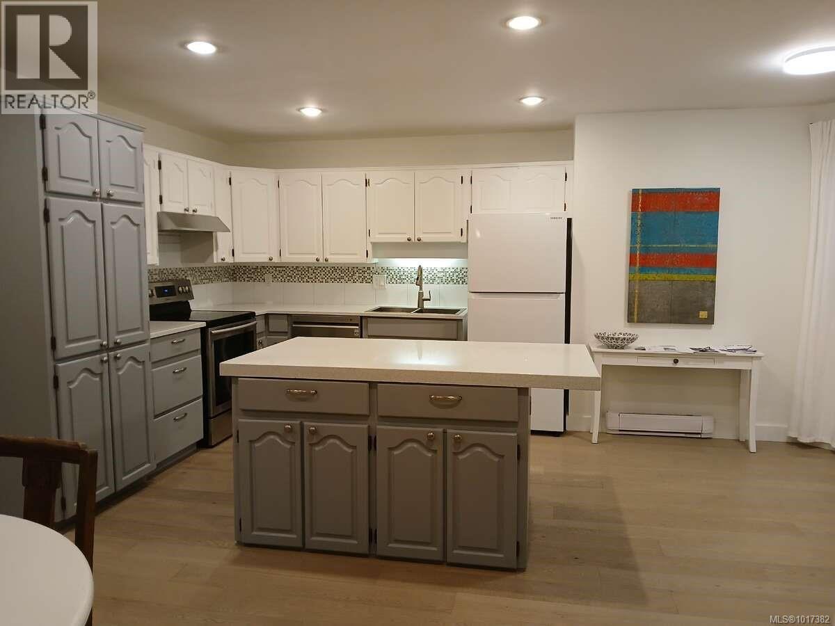 655 Totem Cres, Comox