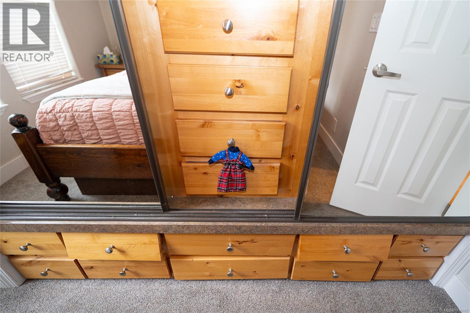 #350 3042 RIVER RD - 19