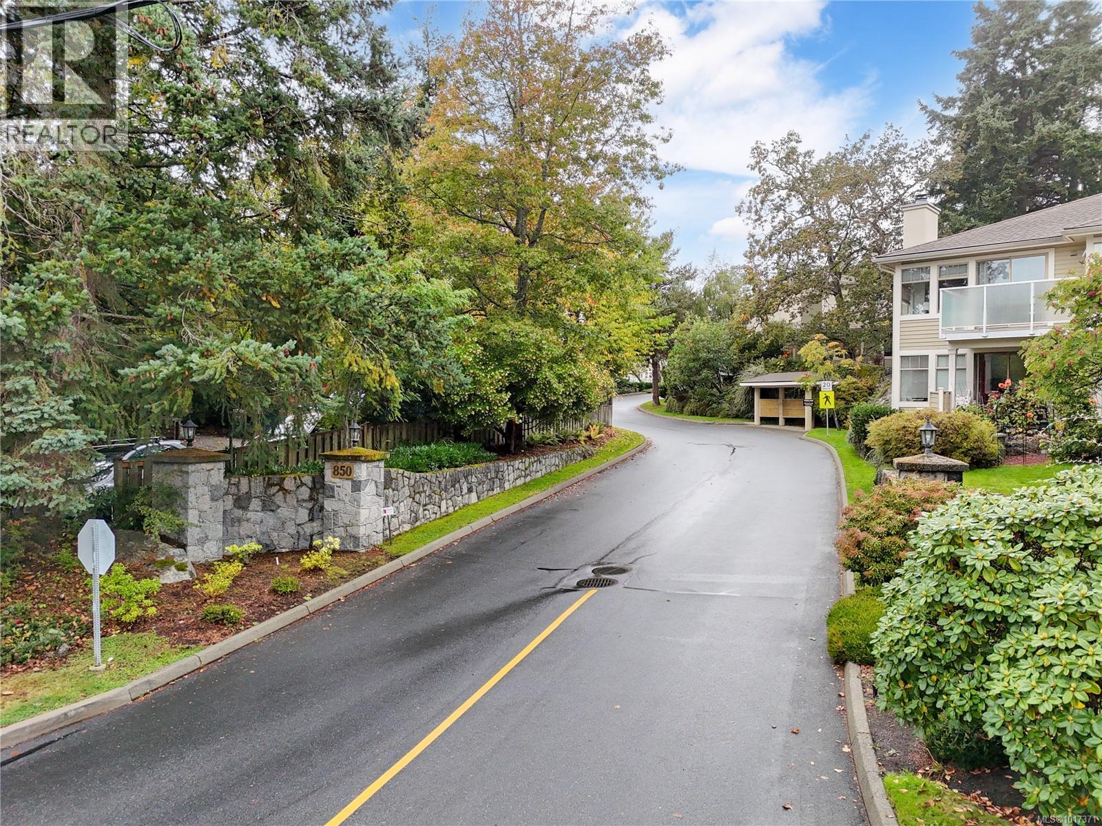 76 850 Parklands Drive, Esquimalt