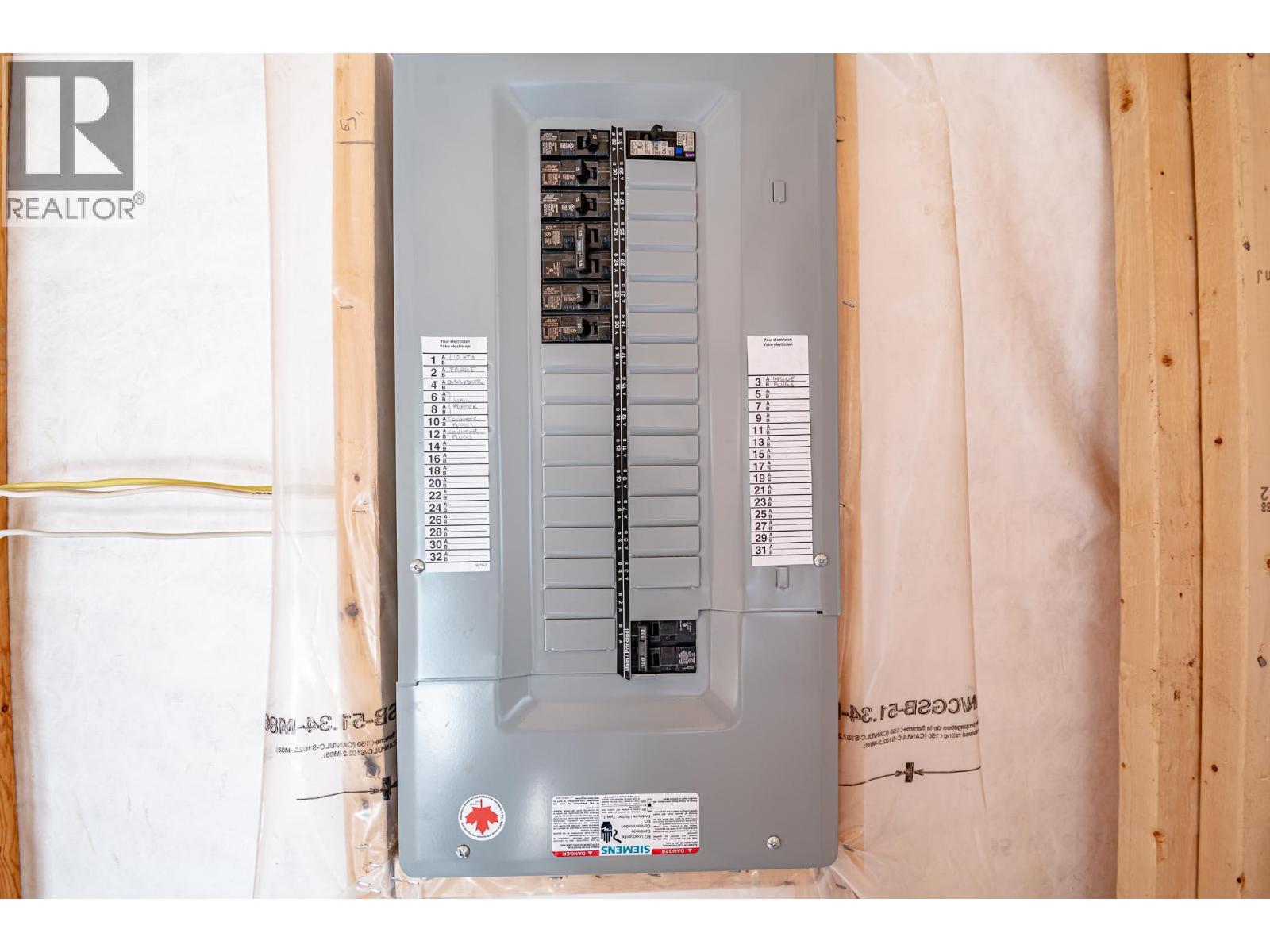 6072 Arnold Road, Salmo