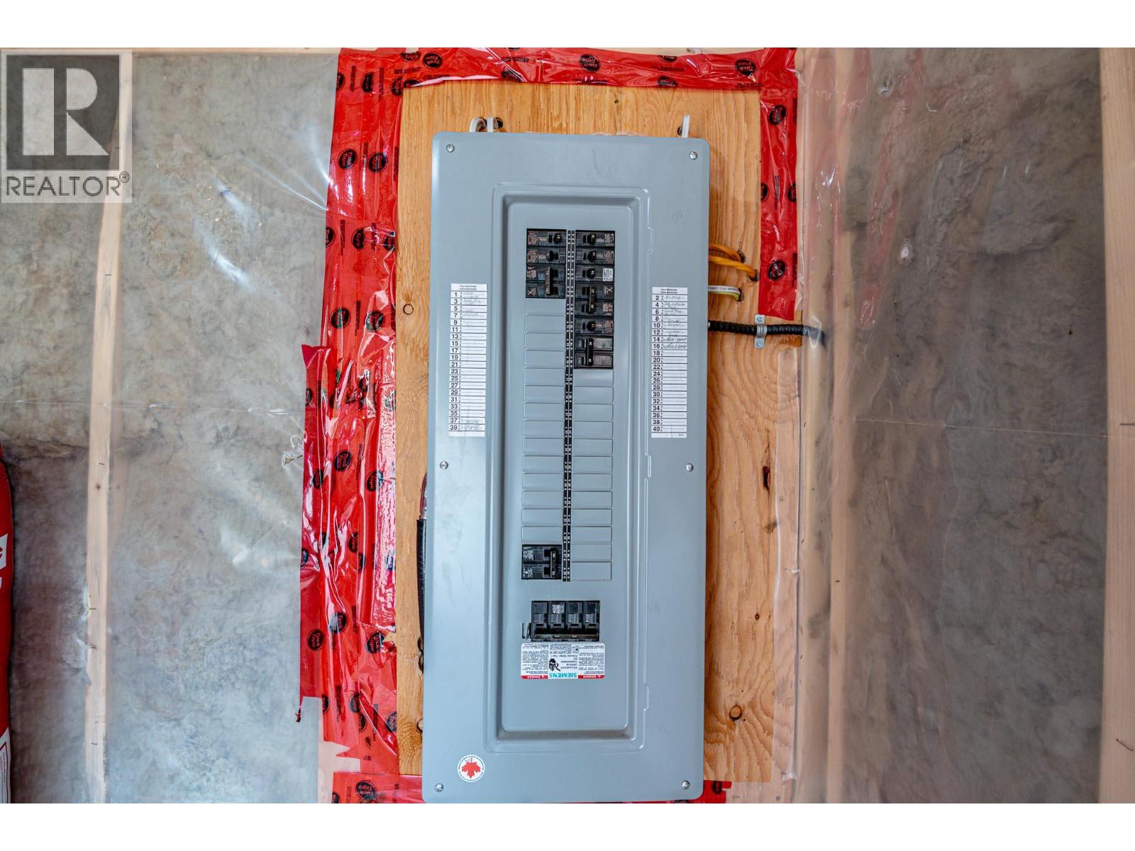 6072 Arnold Road, Salmo