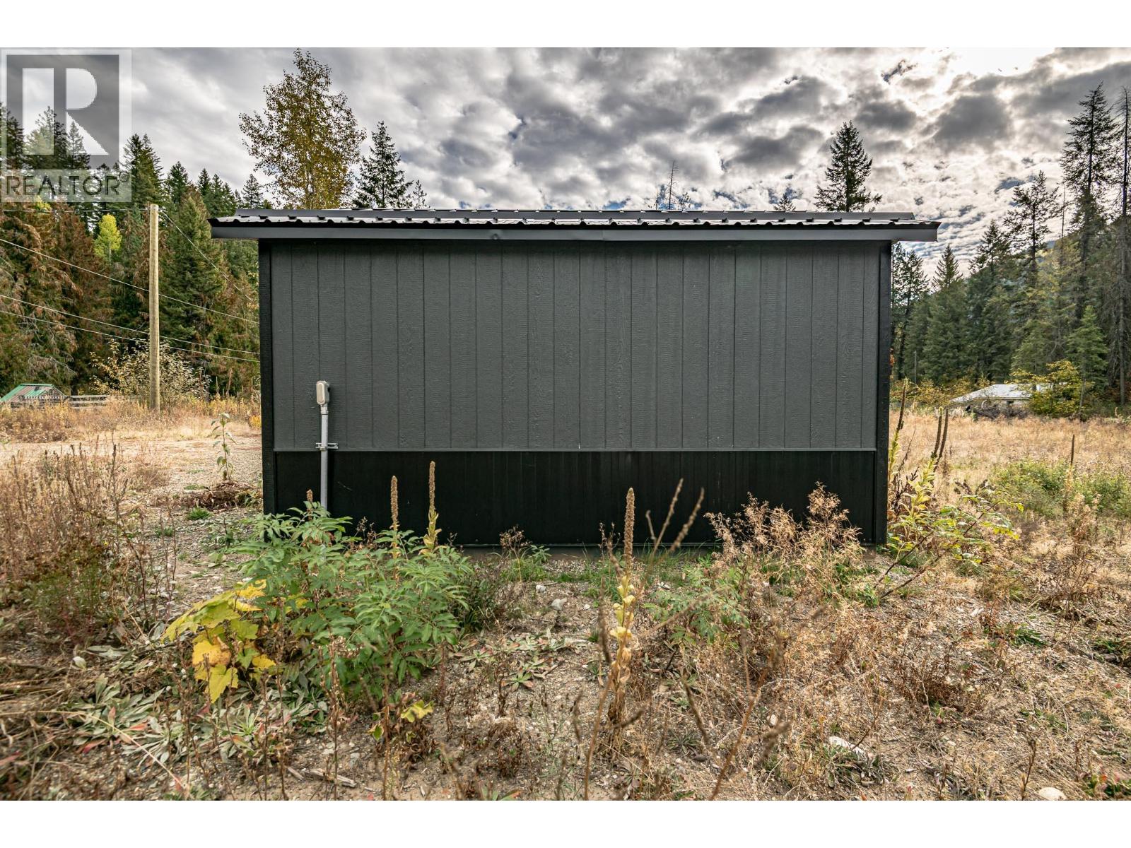 6072 Arnold Road, Salmo